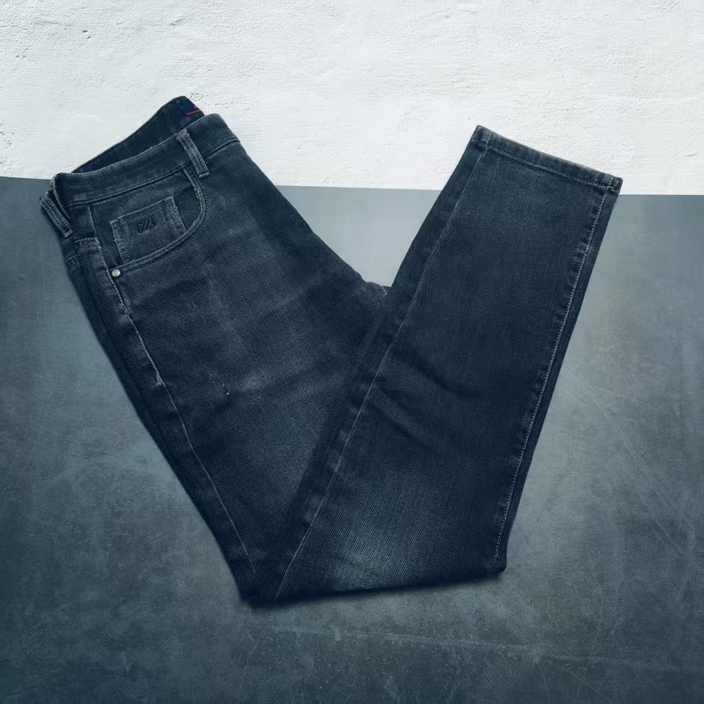 Black Straight Leg Jeans with Classic Fit